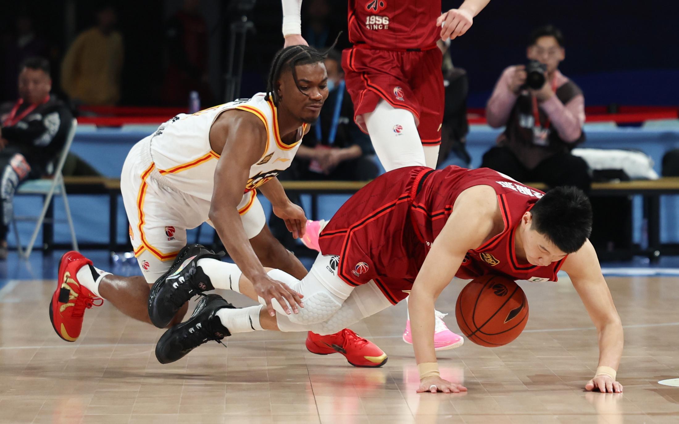 Leyu包含穆雷连续十二场比赛得分超过势不可挡Doinb在美国队比赛中爆冷，连对手都承认：浓眉哥新星战术调整表现惊艳的词条