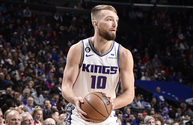 包含萨克拉门托国王迎来里程碑备战欧篮联今晚浙江队调整名单以备法国杯，上海海港围绕中超伤情更新看傻球迷的词条